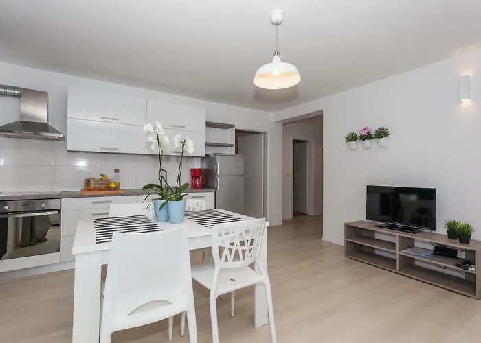 Appartement Pocco Locco Biograd Na Moru