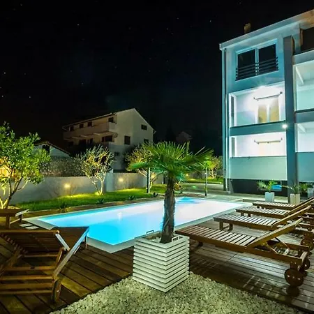 דירה Pocco Locco ביוגראד נה מורו