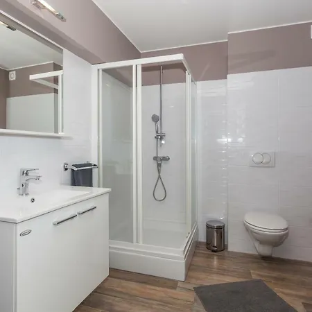 דירה Pocco Locco ביוגראד נה מורו