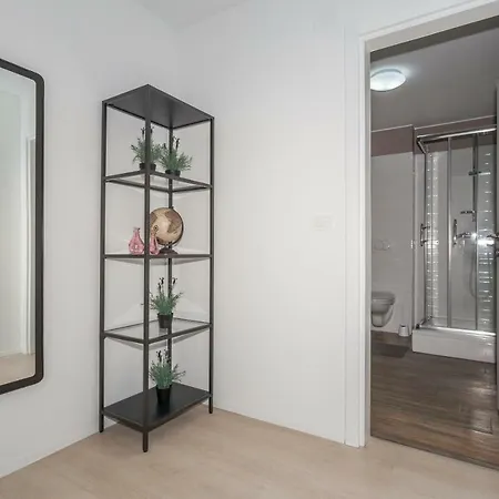 דירה Pocco Locco ביוגראד נה מורו