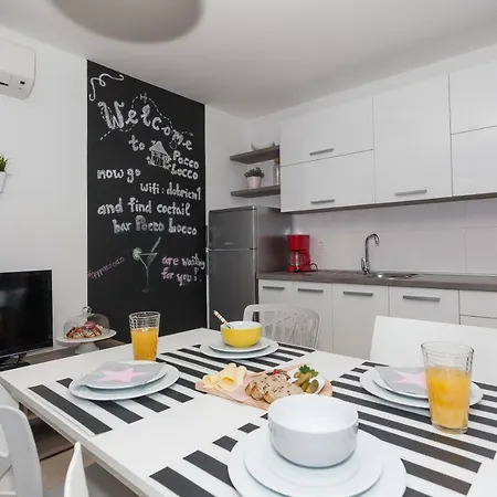 Pocco Locco ביוגראד נה מורו