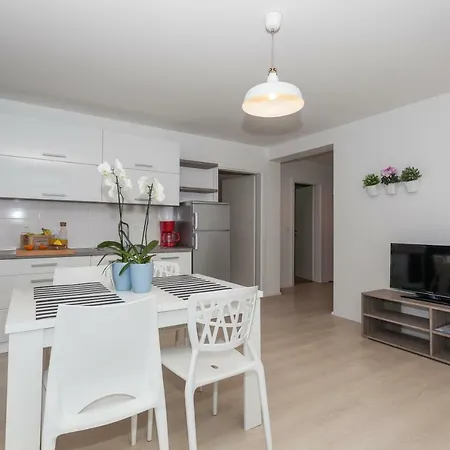 Appartement Pocco Locco Biograd Na Moru